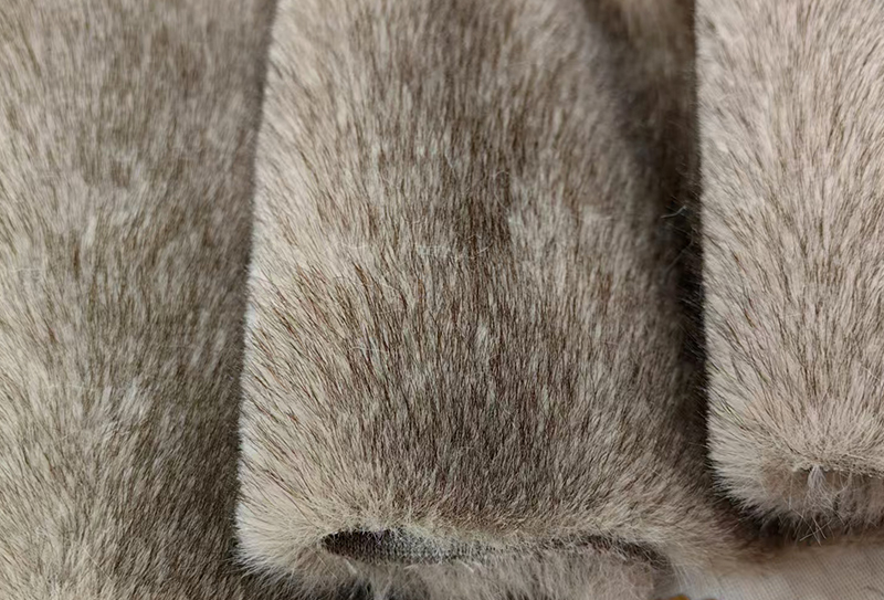 1200 mg * 185 cm Tecido de imitação de pele de raposa catiônica de duas cores 1200 mg * 185 cm Tecido de imitação de pele de raposa catiônica de duas cores