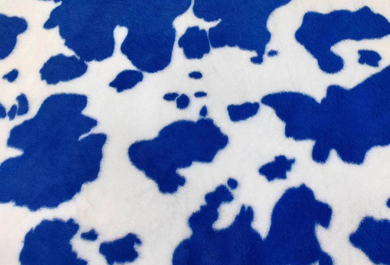 Tecido de pelúcia estampado em pele de coelho de vaca 500mg * 160cm Tecido de pelúcia estampado em pele de coelho de vaca 500mg * 160cm