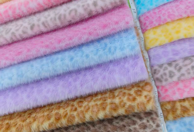 Tecido de vison falso com estampa de leopardo europeu de 160 mm de largura Tecido de vison falso com estampa de leopardo europeu de 160 mm de largura